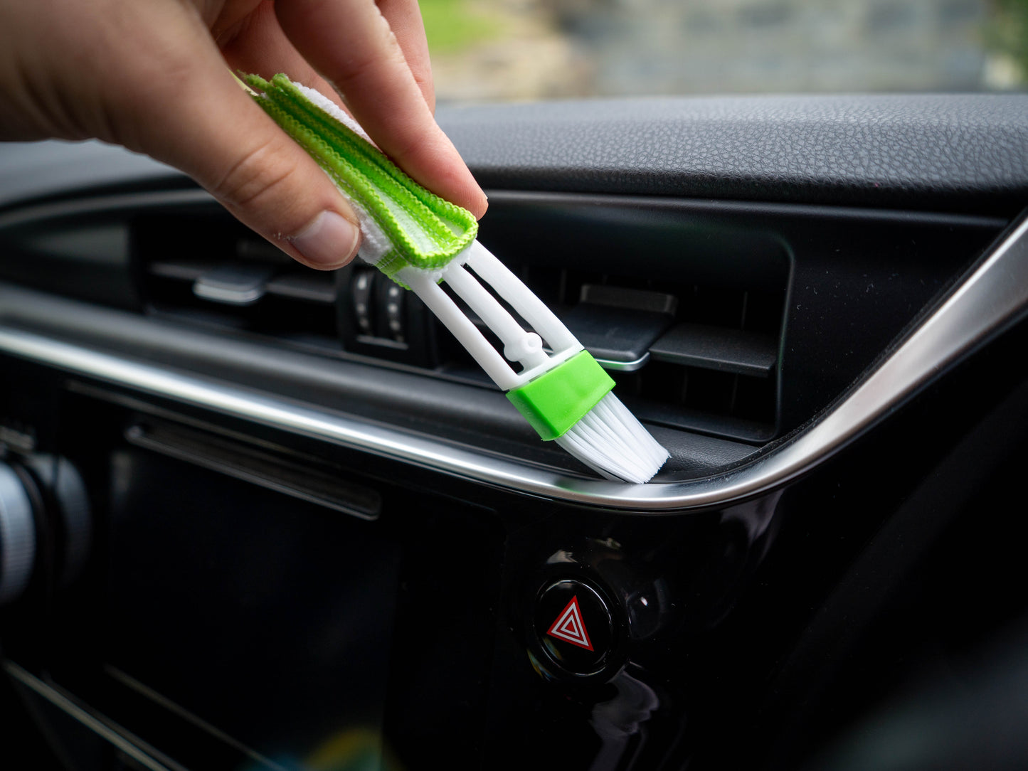 2-in-1 Air Vent Cleaning Brush