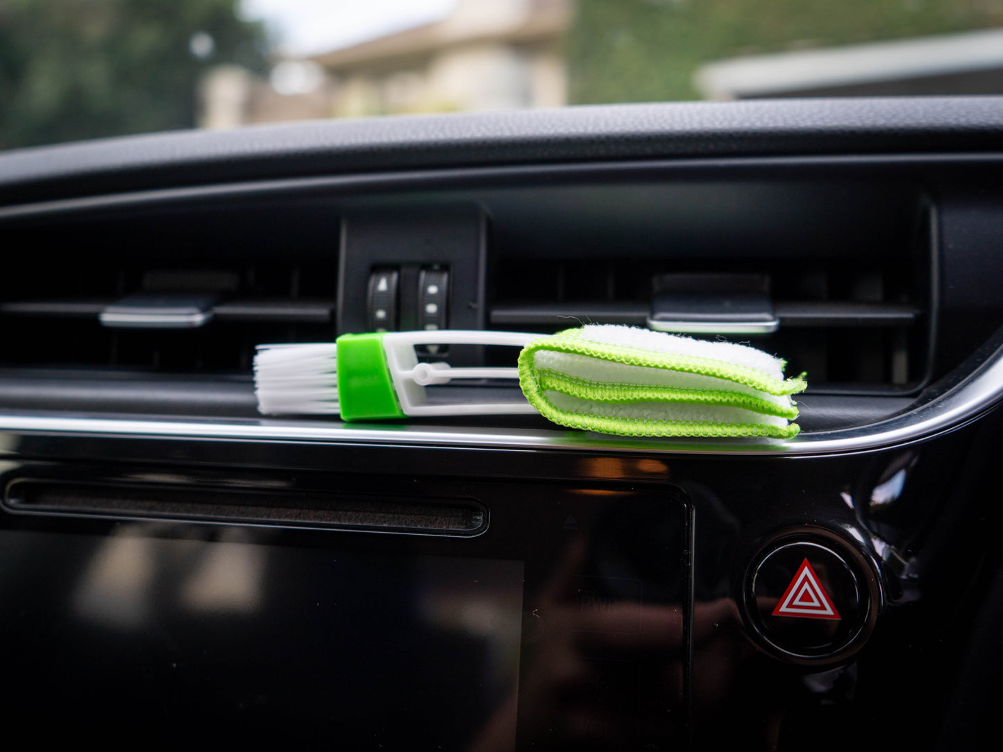 2-in-1 Air Vent Cleaning Brush